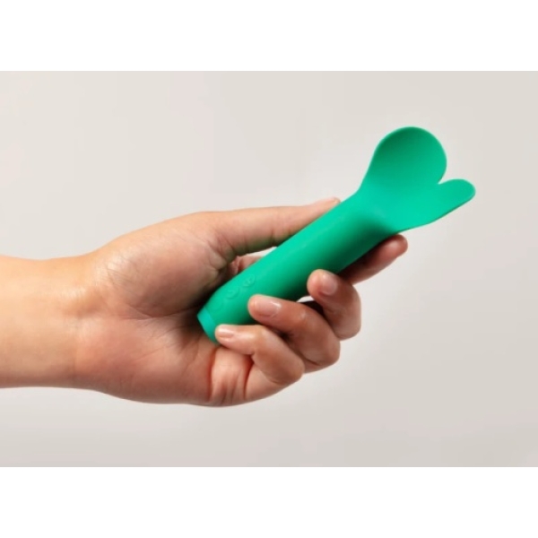 7 mind-blowing features of the Amour Bullet Vibrator in sizzling green