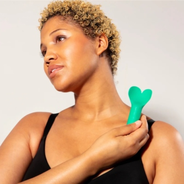 7 mind-blowing features of the Amour Bullet Vibrator in sizzling green