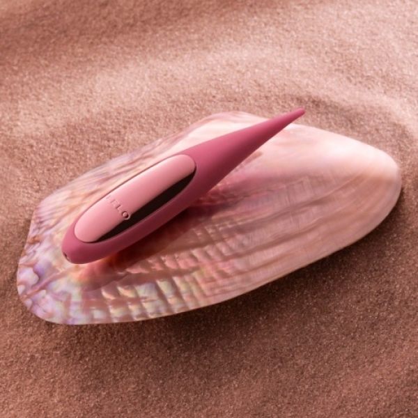 5 Reasons the DOT Travel Clitoral Vibrator in Purple is a Must-Have Pleasure Companion
