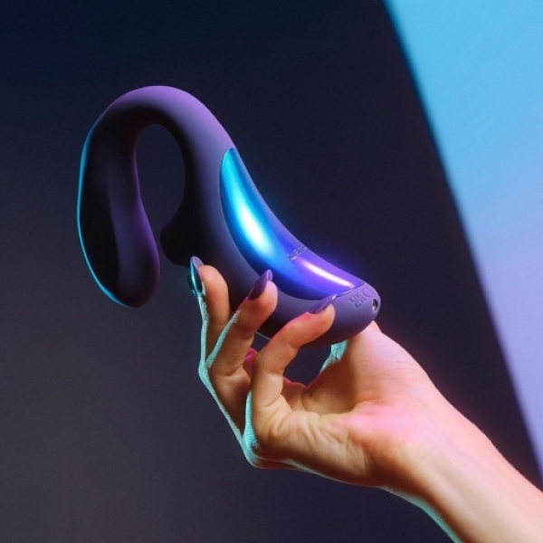 6 mind-blowing sensations with Enigma Wave Clitoral Stimulator in Cyber Purple