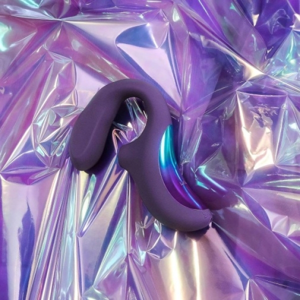 6 mind-blowing sensations with Enigma Wave Clitoral Stimulator in Cyber Purple