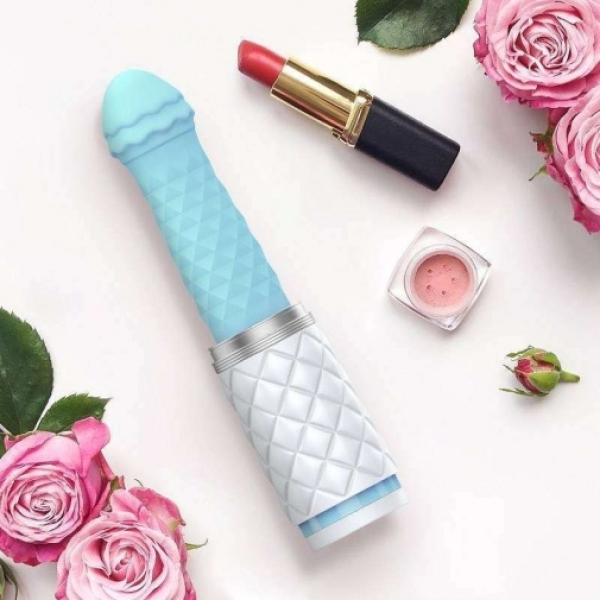 5 mind-blowing reasons to try the Feisty Thrusting Vibrator in Teal today!