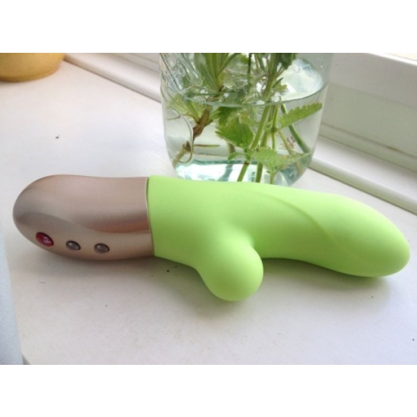 6 Sensational Reasons to Try the Vibe Pearly CNC in Candy Green Today!
