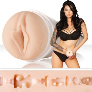 7大必試理由！Tera Patrick親身設計震動飛機杯 爽到飛起